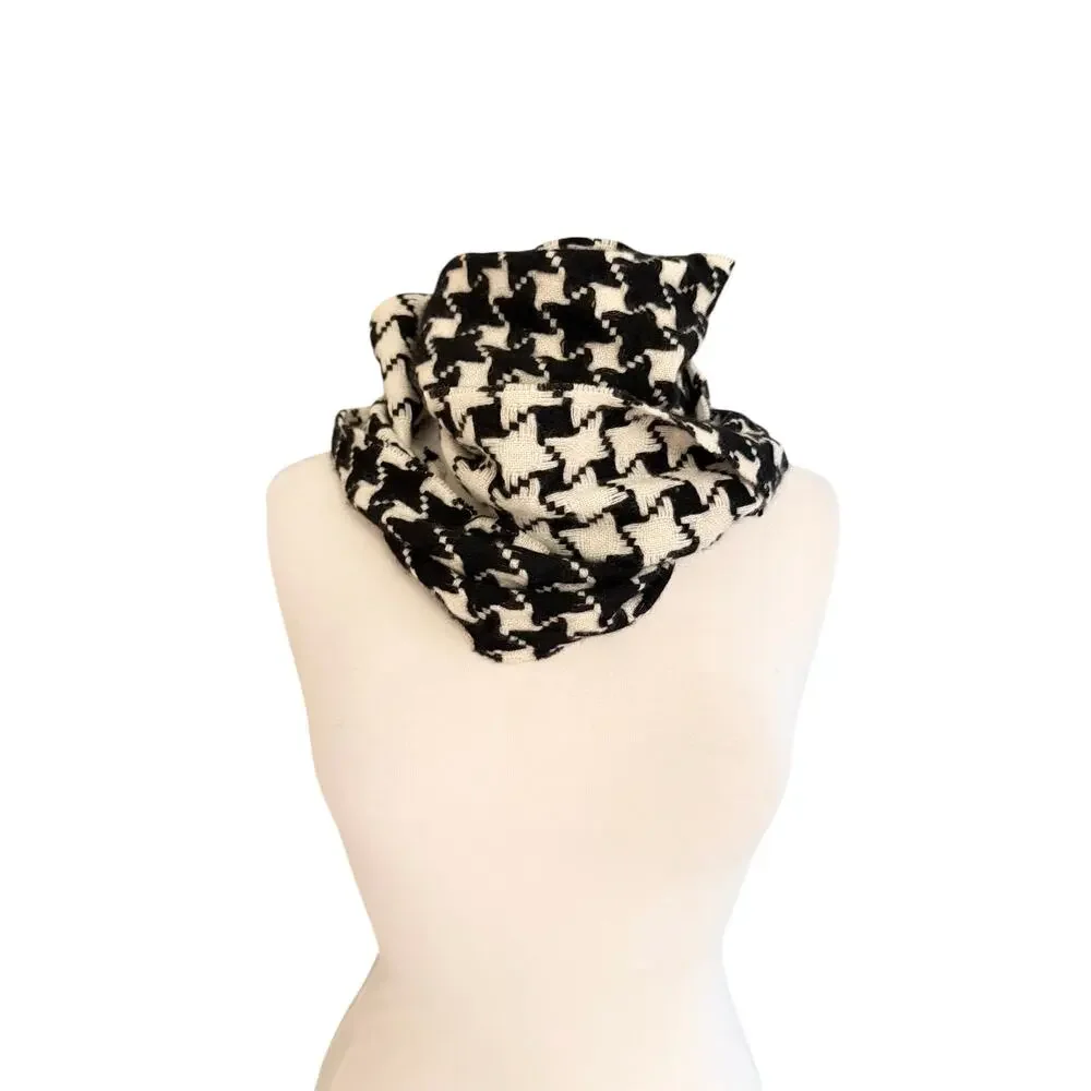 Ann Taylor 100% Cashmere Houndstooth Fringe Scarf Black Ivory Soft Wrap